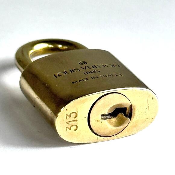 Louis Vuitton Gold Padlock & Key Set  LV Brass Lock 313 - Picture 4 of 4